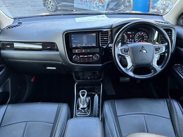 Mitsubishi OUTLANDER PHEV 2016