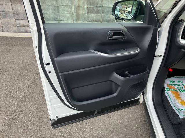 Toyota VOXY 2023