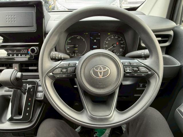 Toyota SIENTA 2025