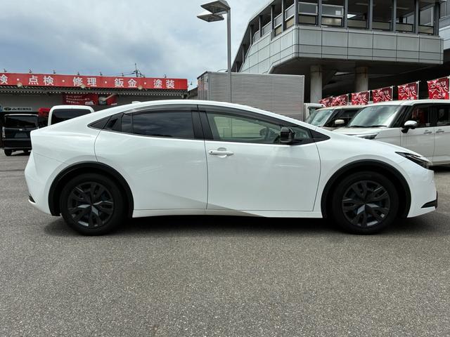 Toyota PRIUS 2023