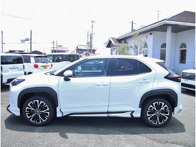 Toyota YARIS CROSS 2025