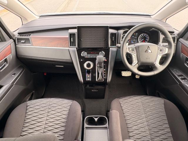 Mitsubishi DELICA D:5 2025