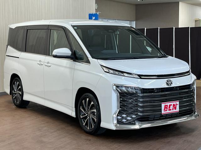 Toyota VOXY 2023