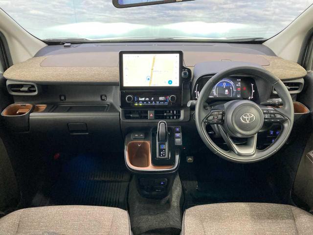 Toyota SIENTA 2023