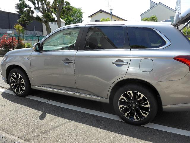 Mitsubishi OUTLANDER PHEV 2015