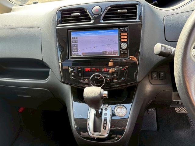 Nissan SERENA 2013