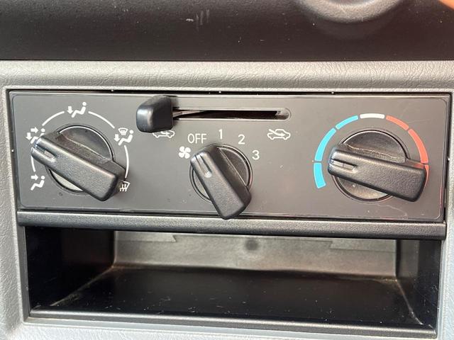 Mitsubishi MINICAB TRUCK 2010