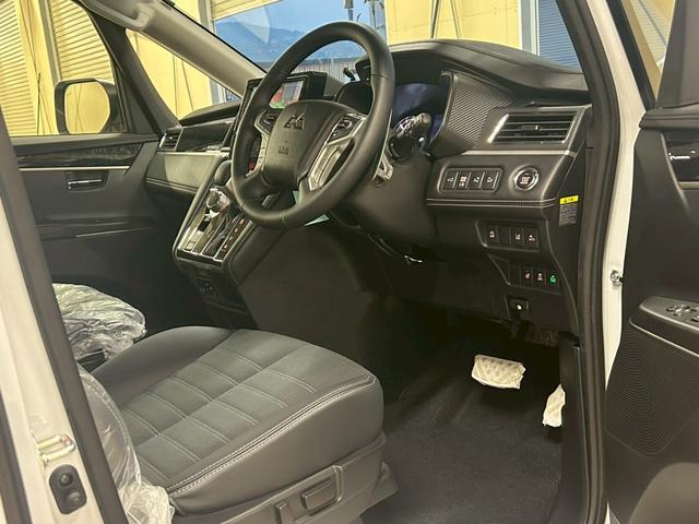 Mitsubishi DELICA D:5 2025