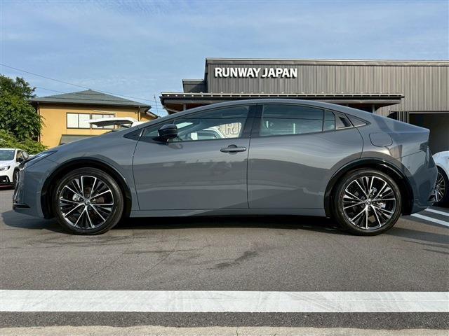 Toyota PRIUS 2025