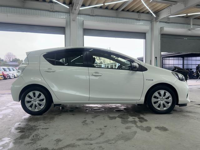 Toyota AQUA 2012