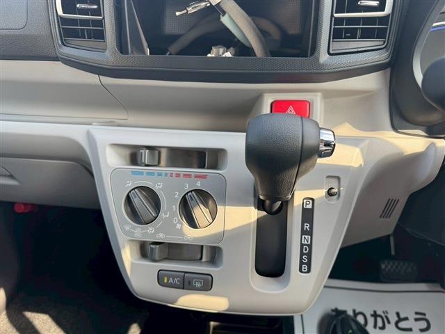 Daihatsu MIRA E:S 2025