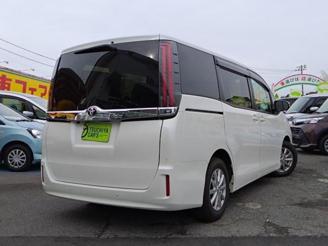 Toyota NOAH 2021