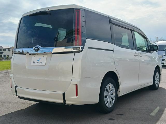 Toyota NOAH 2021