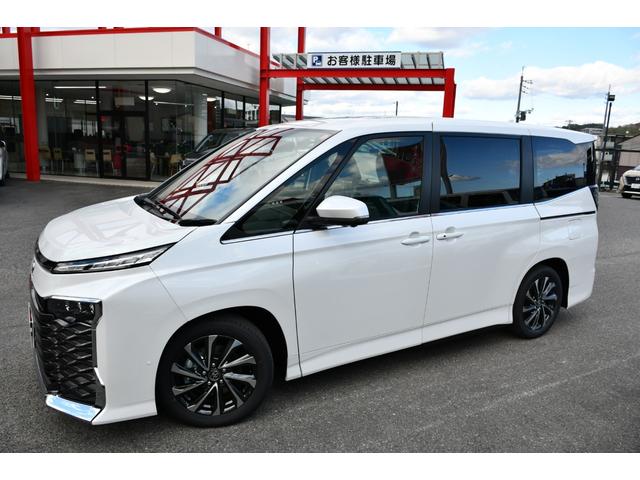 Toyota VOXY 2025