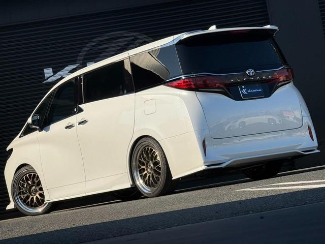 Toyota ALPHARD 2023