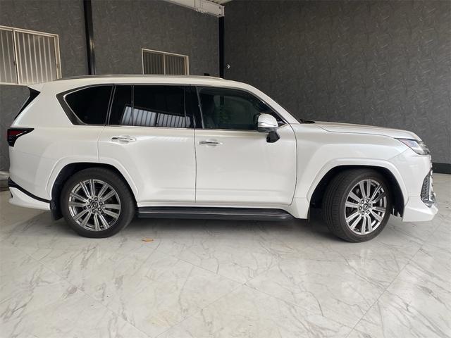 Lexus LX 2023
