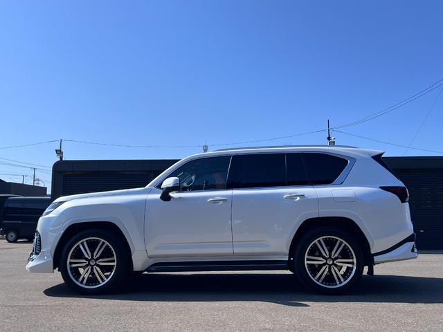 Lexus LX 2023