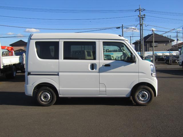 Nissan NV100 Clipper Van 2023