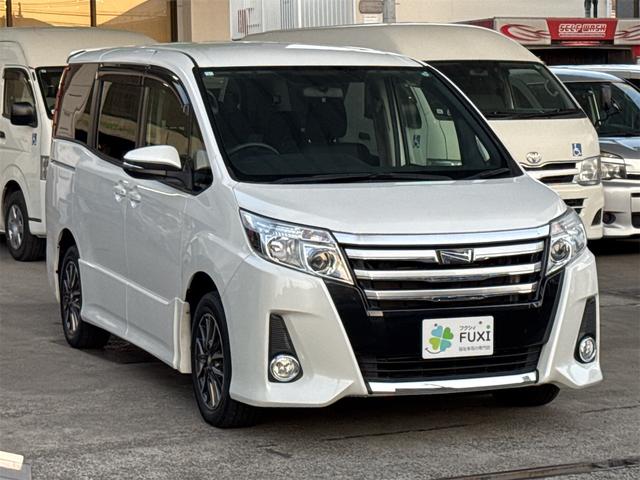 Toyota NOAH 2015