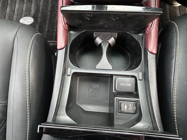 Toyota HARRIER HYBRID 2019