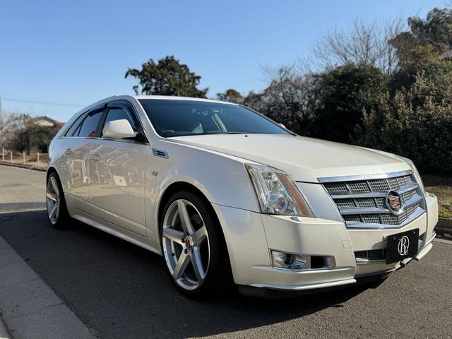 Cadillac CADILLAC CTS SPORT WAGON 2010