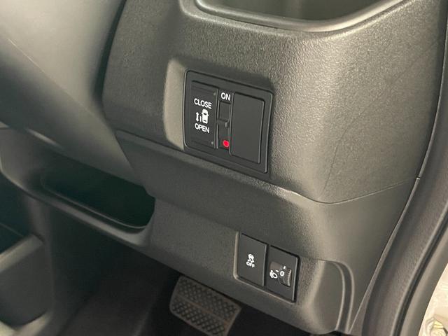 Honda N-BOX CUSTOM 2025