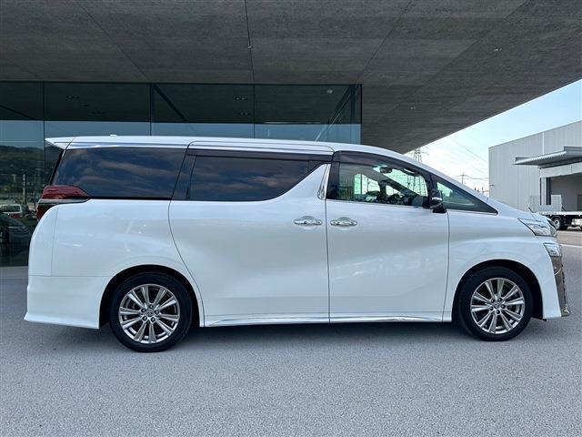 Toyota VELLFIRE 2022