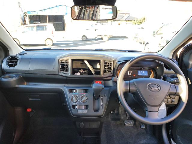 Daihatsu MIRA E:S 2025