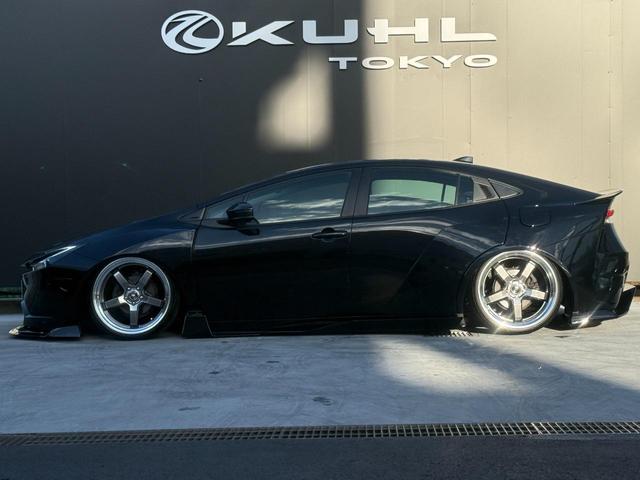 Toyota PRIUS 2023
