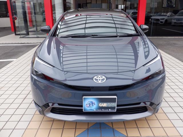 Toyota PRIUS 2025