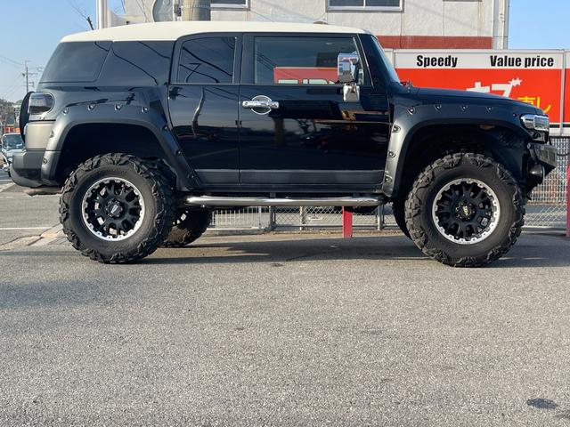 Toyota FJ CRUISER 2011