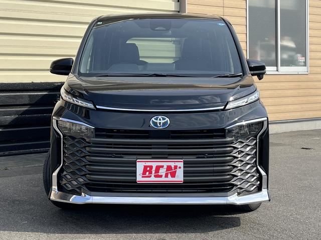 Toyota VOXY 2024