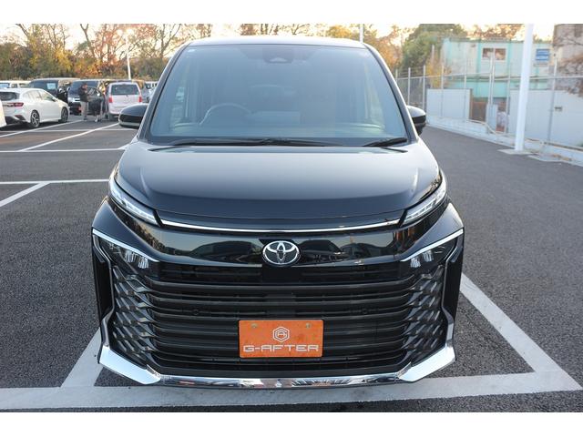 Toyota VOXY 2024