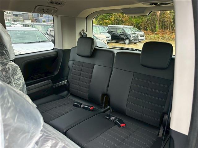 Mitsubishi DELICA D:5 2025