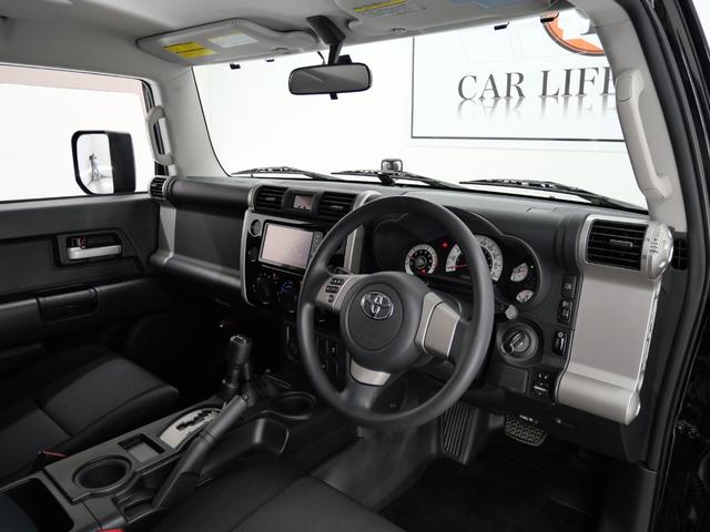 Toyota FJ CRUISER 2011