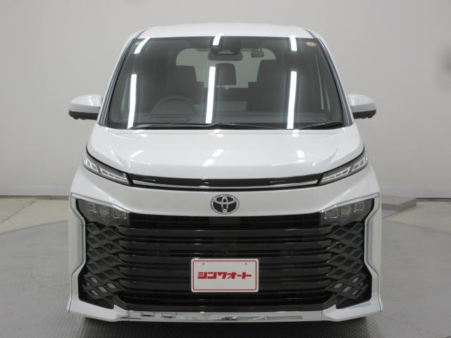 Toyota VOXY 2025