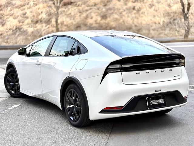 Toyota PRIUS 2025