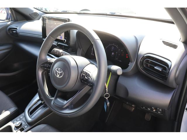 Toyota YARIS CROSS 2025