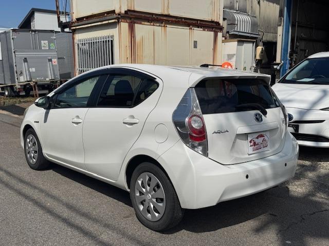 Toyota AQUA 2012
