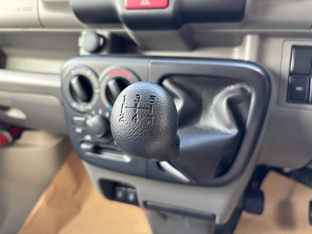 Nissan NV100 Clipper Van 2025