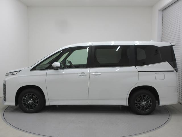Toyota VOXY 2025