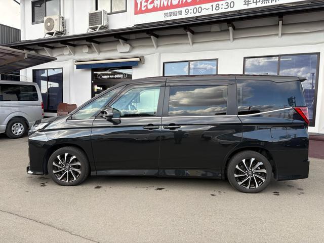 Toyota NOAH 2023