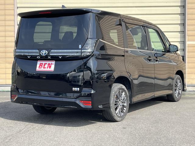 Toyota VOXY 2024