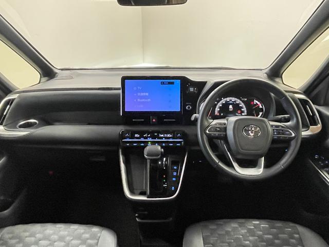 Toyota VOXY 2024