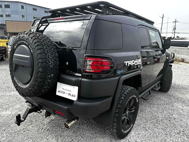 Toyota FJ CRUISER 2011