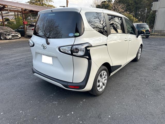Toyota SIENTA 2015