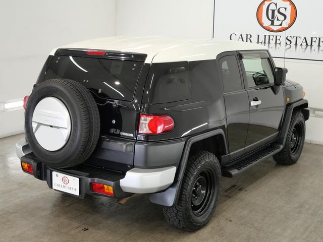 Toyota FJ CRUISER 2011
