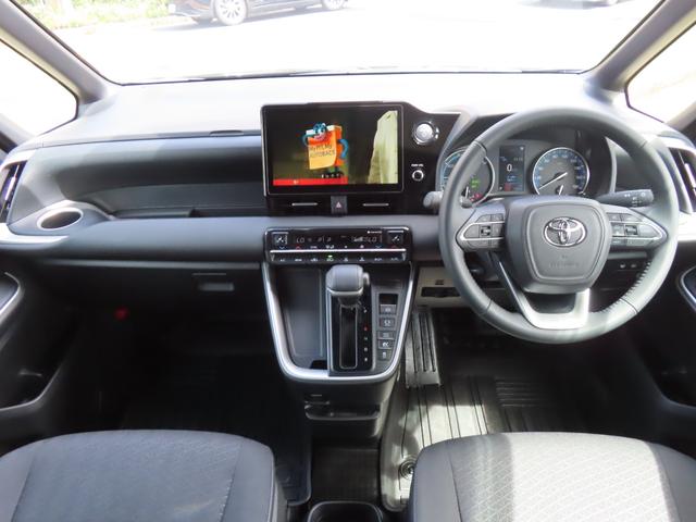 Toyota VOXY 2025