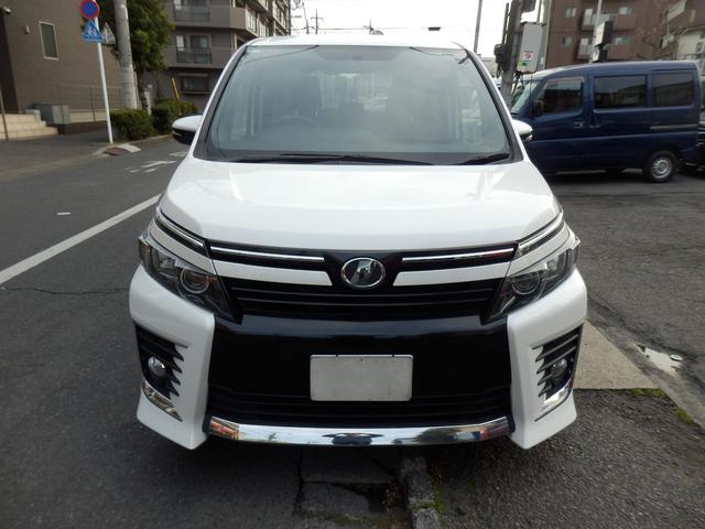 Toyota VOXY 2014