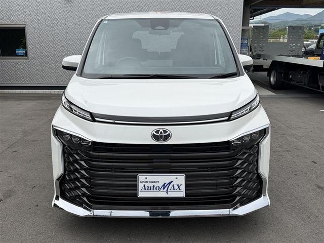 Toyota VOXY 2025